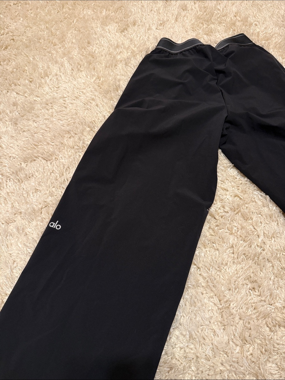 ALO Women’s Black Wide-Leg Pants - Picture 6 of 7